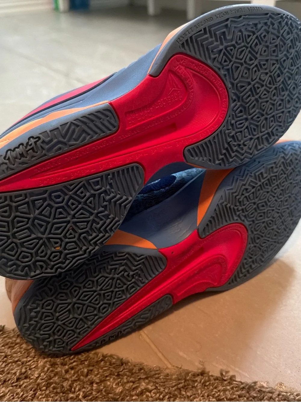 Nike mens Blue, Peach & Pink Basketball Sneakers